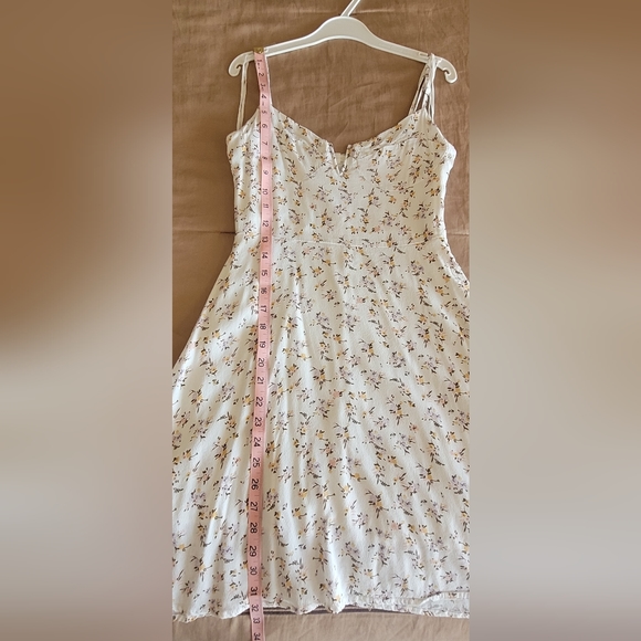 Size small Floral dress - Picture 4 of 6